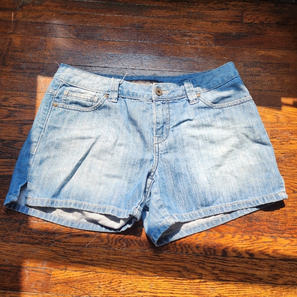 Calvin Klein jean short Size 8 - Picture 2 of 6